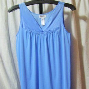 Vanity Fair Classic Blue Waltz Nightgown NWOT  Size S